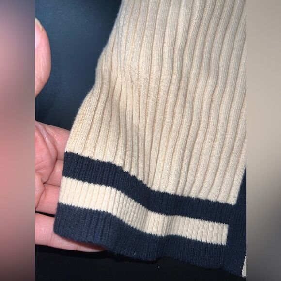 CAbi Radcliffe Cream/Navy Blue Button Cardigan size XS Gossip Girl Acadamia - Picture 2 of 7